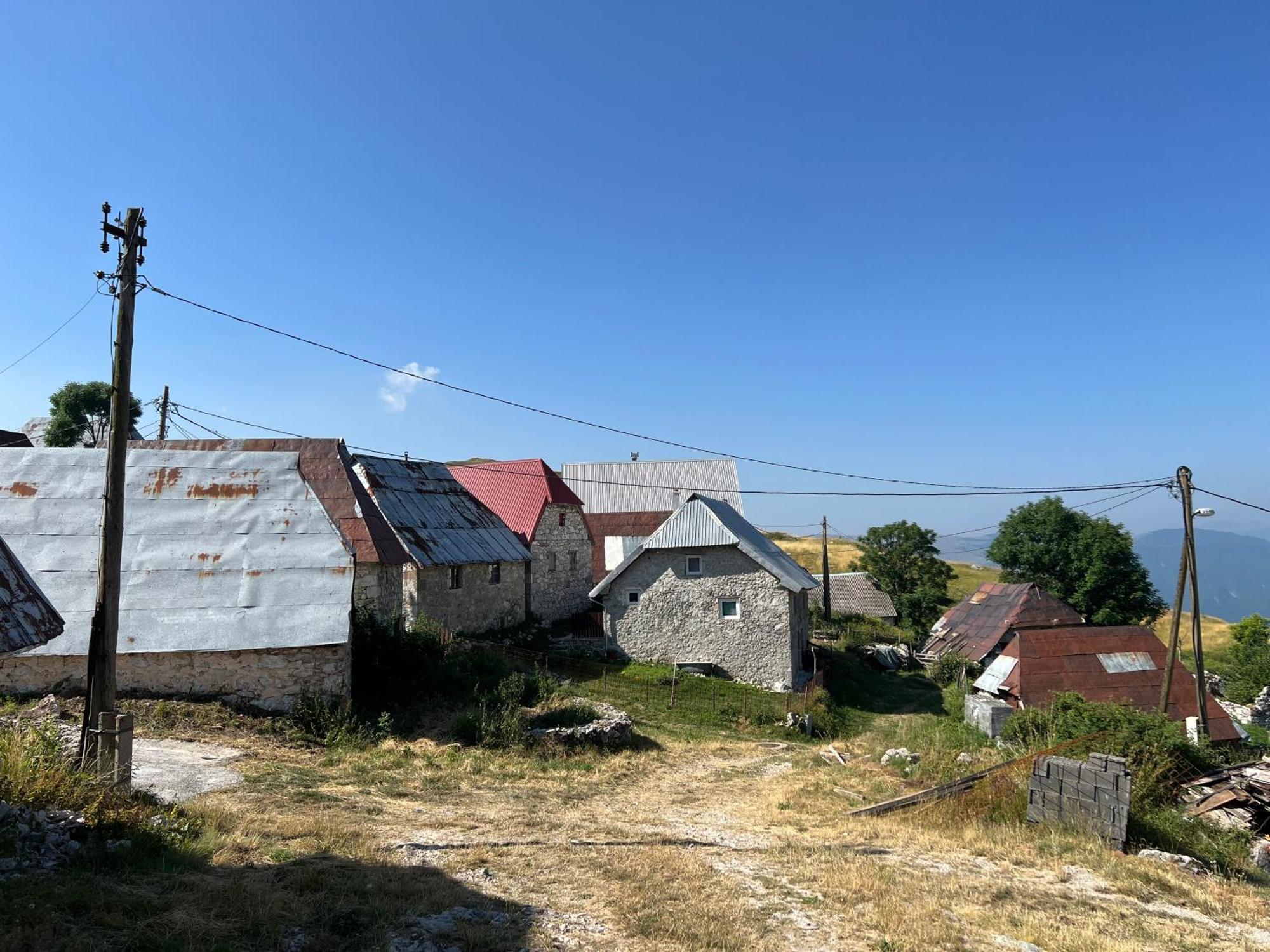 Kod Kapetana Tea Bed & Breakfast Gornji Lukomir ภายนอก รูปภาพ