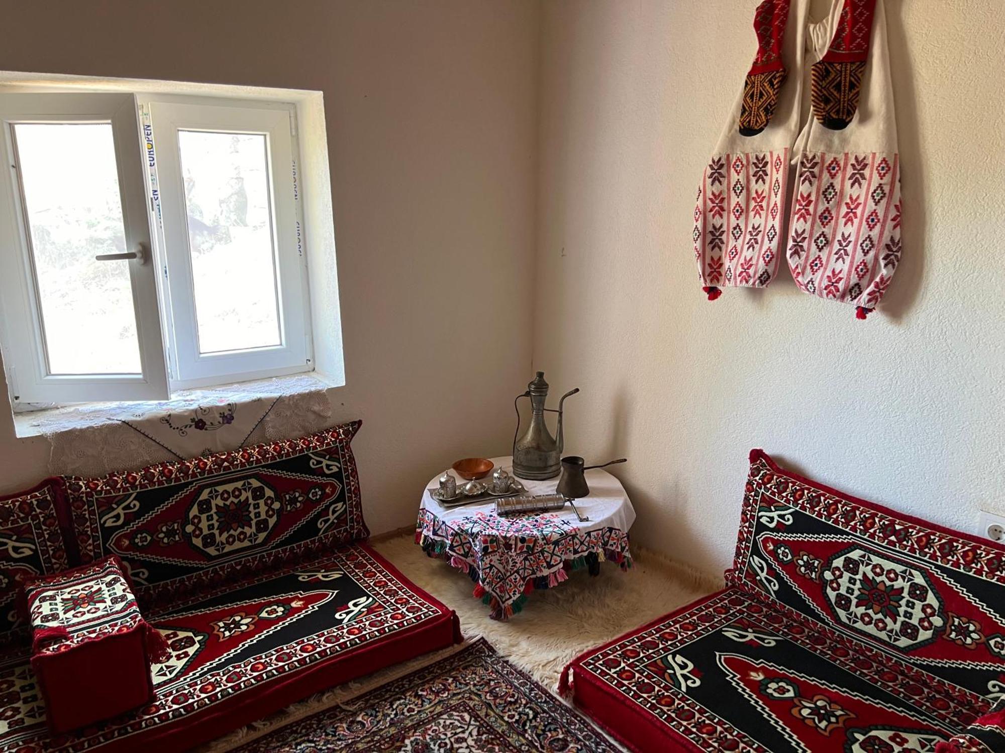 Kod Kapetana Tea Bed & Breakfast Gornji Lukomir ภายนอก รูปภาพ