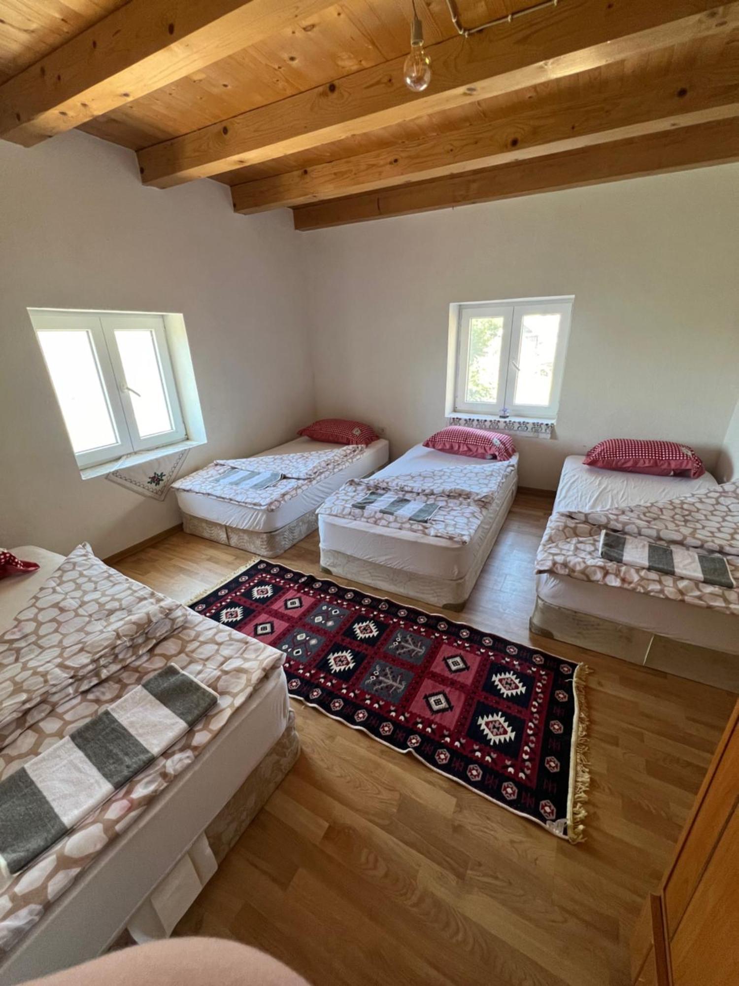 Kod Kapetana Tea Bed & Breakfast Gornji Lukomir ภายนอก รูปภาพ