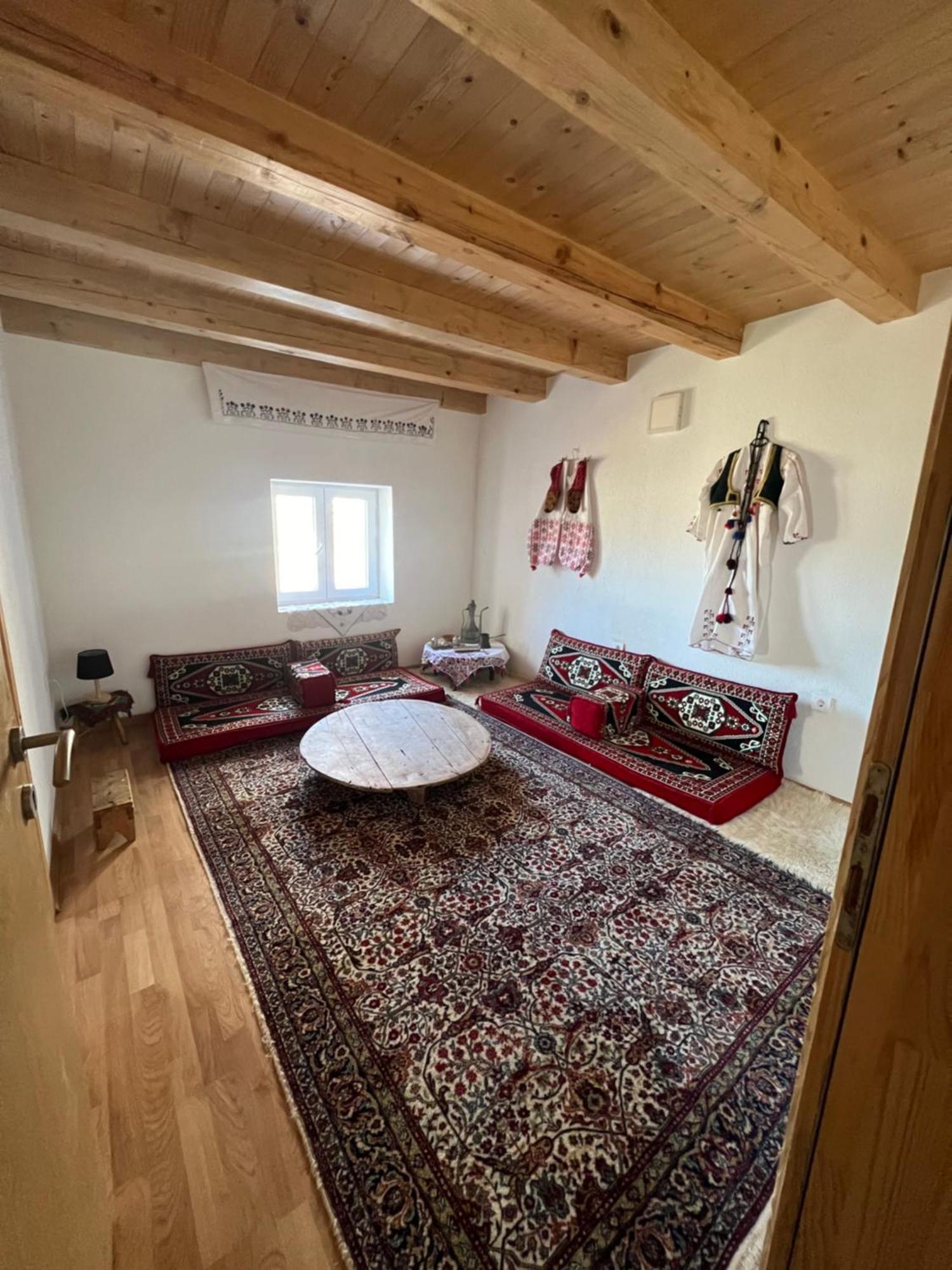 Kod Kapetana Tea Bed & Breakfast Gornji Lukomir ภายนอก รูปภาพ